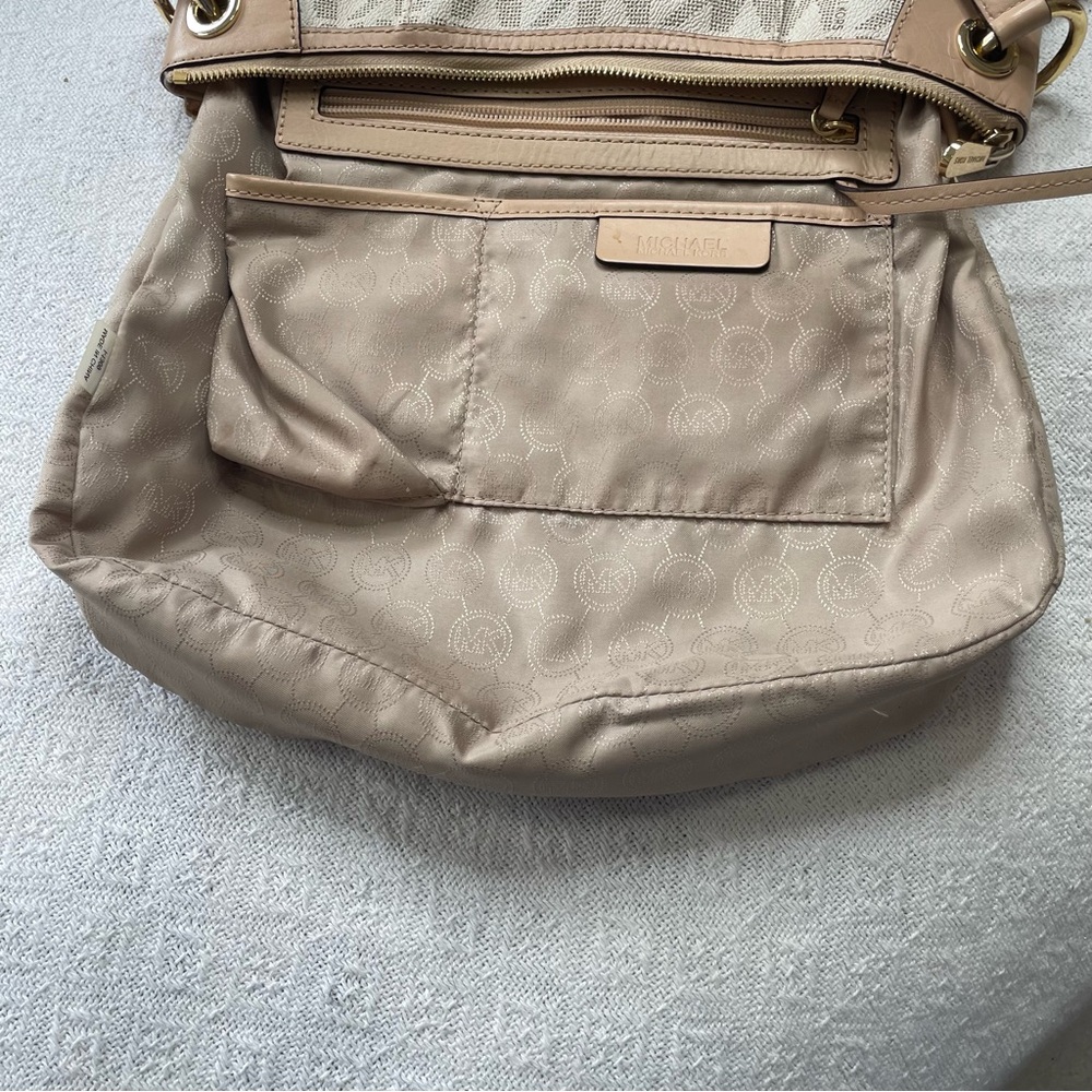 Michael‎ Kors Beige and Cream Women's Shoulder Bag~ Jet Set MK Logo - Picture 13 of 15